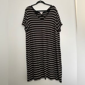 cold shouldered striped t-shirt dress